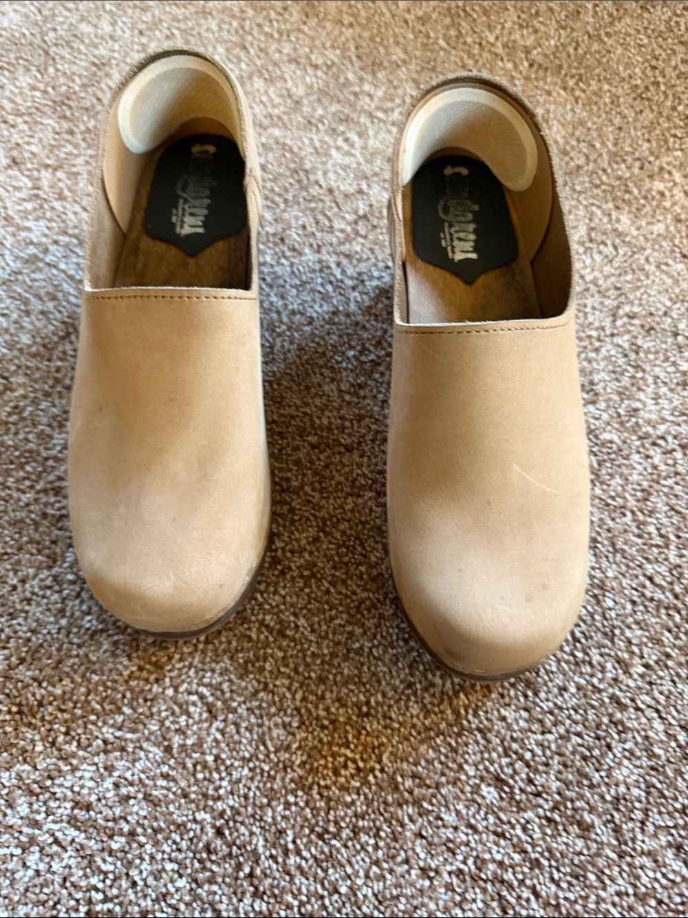 Comfort-First Women’s Slip-On Clogs in Tan Sandgrens closed back 39